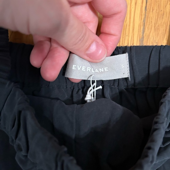 *Everlane* NWT Black Silk Cropped Cami, Small - Picture 4 of 8